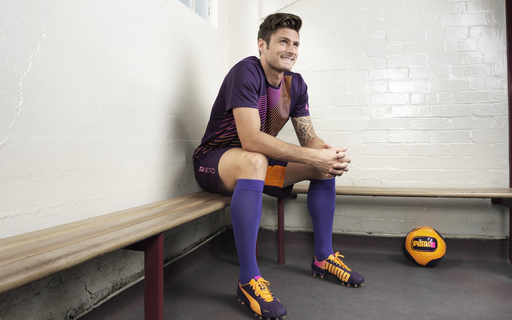 mk体育全站-欧洲杯战术升华：变阵奇招引爆赛场！，欧洲杯战记